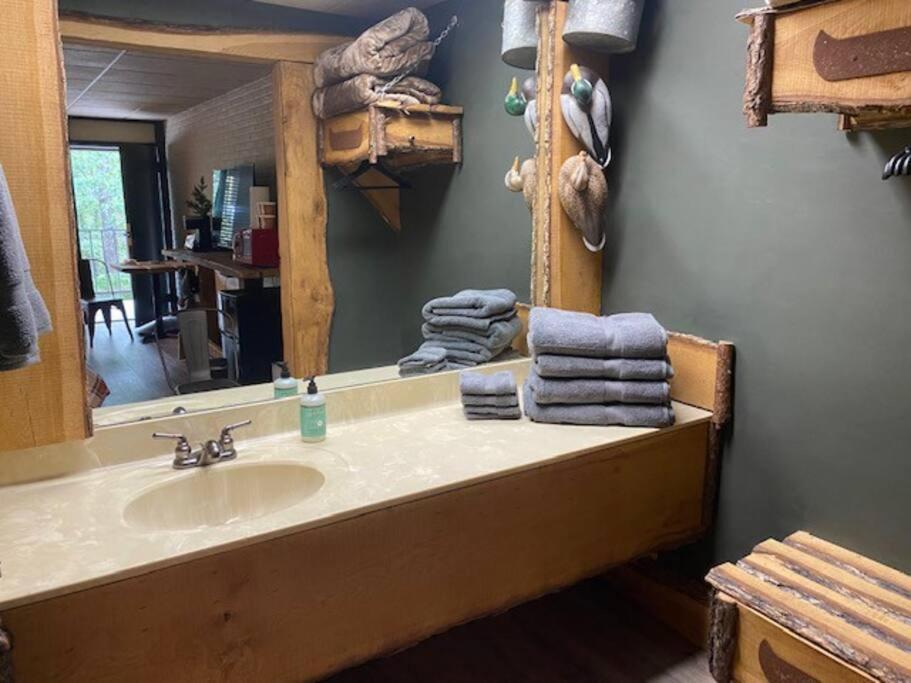 Stonegate Lodge 2 Queen Beds Wifi 50In Roku Tv Salt Water Pool Room #105 Юрика-Спрінгс Екстер'єр фото