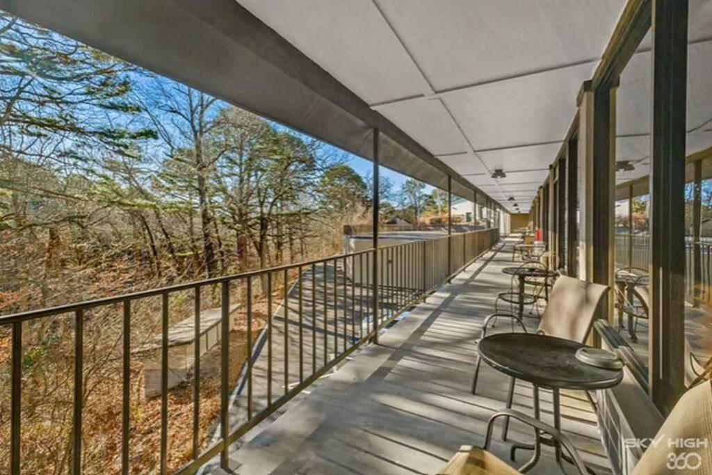 Stonegate Lodge 2 Queen Beds Wifi 50In Roku Tv Salt Water Pool Room #105 Юрика-Спрінгс Екстер'єр фото