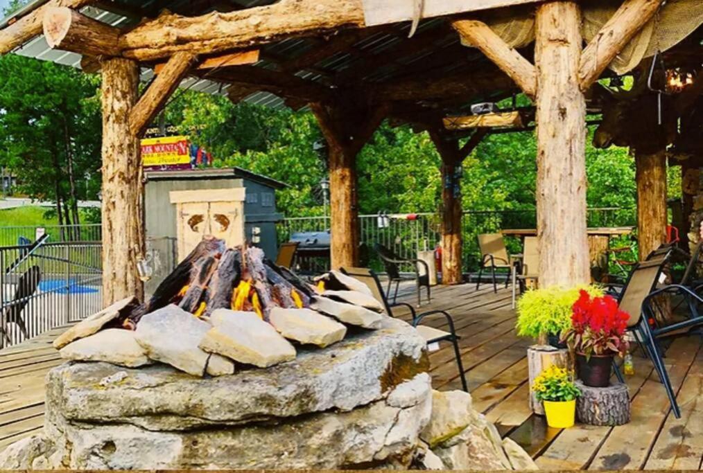 Stonegate Lodge 2 Queen Beds Wifi 50In Roku Tv Salt Water Pool Room #105 Юрика-Спрінгс Екстер'єр фото
